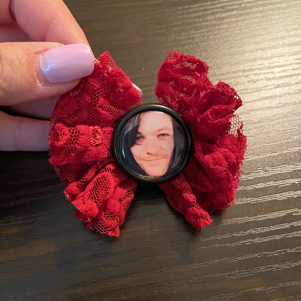 Louis hair flower/pin
